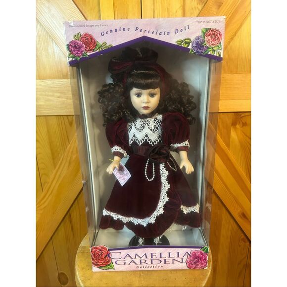 CAMELLIA GARDEN COLLECTION PORCELAIN DOLL 1997 LIMITED COLLECTOR'S EDITION (5746 - Picture 1 of 11